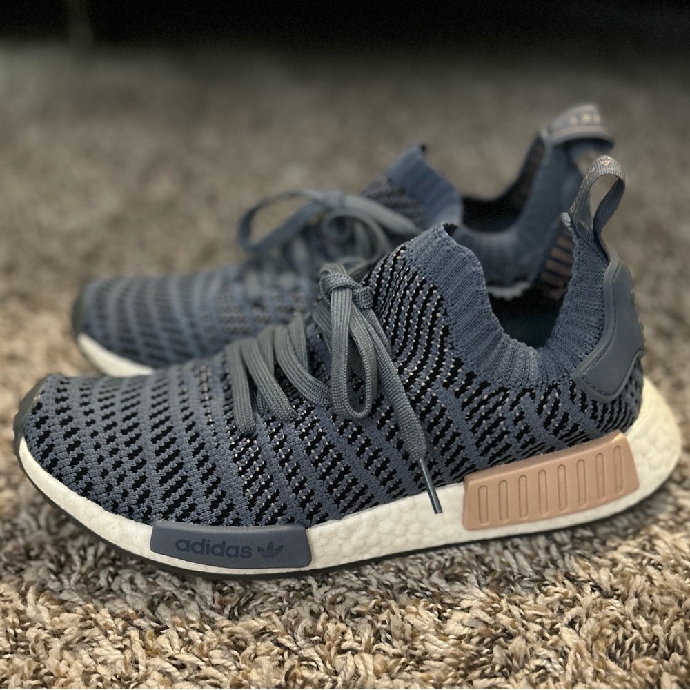 NMD_R1 Adidas shoes 🩷